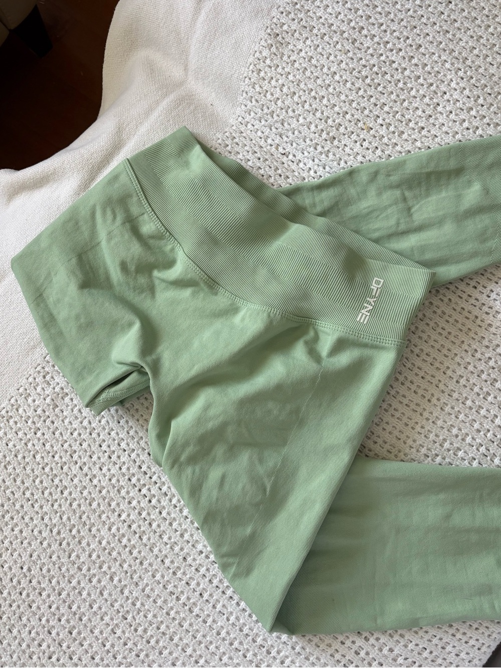 Light green dfyne impact leggings